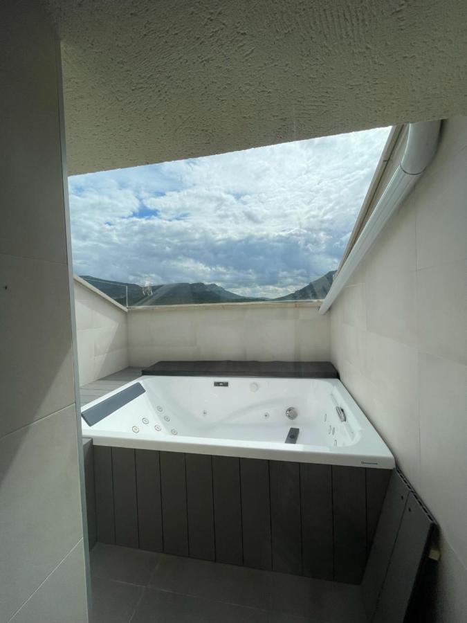 Hostal Restaurante Ibaisek Zudaire Exteriör bild